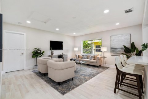 House in West Park, Florida 4 bedrooms, 179.49 sq.m. № 2012113 - photo 9