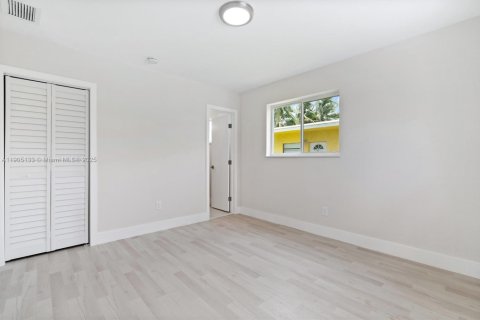 House in West Park, Florida 4 bedrooms, 179.49 sq.m. № 2012113 - photo 19