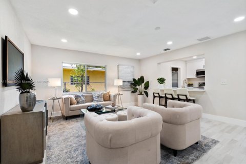 House in West Park, Florida 4 bedrooms, 179.49 sq.m. № 2012113 - photo 10