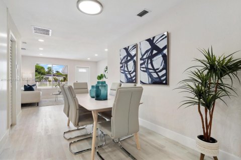 House in West Park, Florida 4 bedrooms, 179.49 sq.m. № 2012113 - photo 12