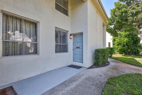 Townhouse in Tampa, Florida 2 bedrooms, 96.99 sq.m. № 2419729 - photo 3