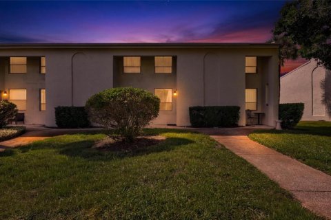 Townhouse in Tampa, Florida 2 bedrooms, 96.99 sq.m. № 2419729