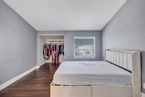 Townhouse in Tampa, Florida 2 bedrooms, 96.99 sq.m. № 2419729 - photo 14