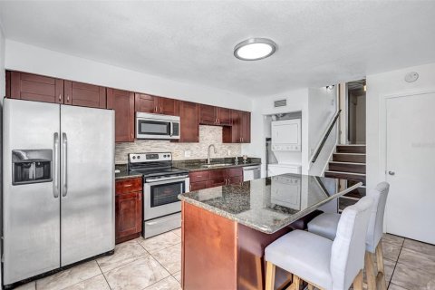 Townhouse in Tampa, Florida 2 bedrooms, 96.99 sq.m. № 2419729 - photo 4