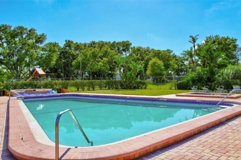 Townhouse in Tampa, Florida 2 bedrooms, 96.99 sq.m. № 2419729 - photo 26