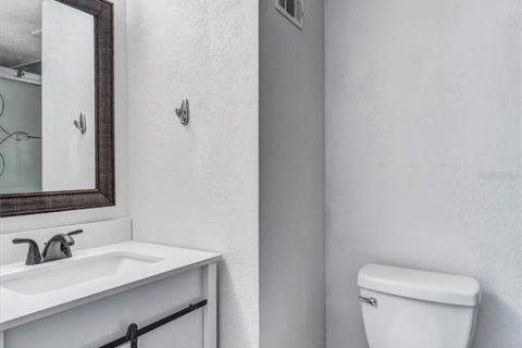 Townhouse in Tampa, Florida 2 bedrooms, 96.99 sq.m. № 2419729 - photo 15