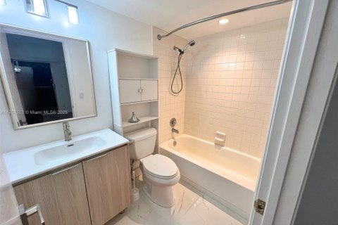 Купить кондоминиум в Пемброк-Пайнс, Флорида 1 спальня, 75.34м2, № 1706049 - фото 4
