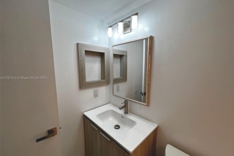 Купить кондоминиум в Пемброк-Пайнс, Флорида 1 спальня, 75.34м2, № 1706049 - фото 6
