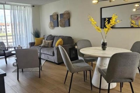 Condo in Sunrise, Florida, 1 bedroom  № 2242646