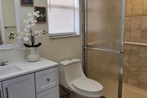 Condo in Sunrise, Florida, 1 bedroom  № 2242646 - photo 2