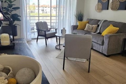 Condo in Sunrise, Florida, 1 bedroom  № 2242646 - photo 11