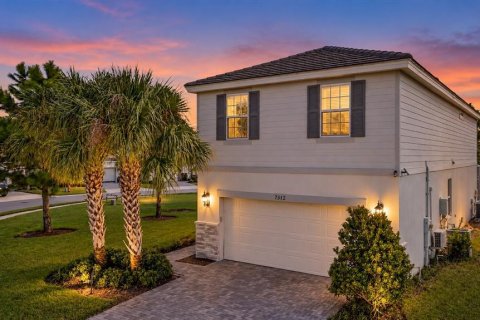 Villa ou maison à Davenport, Floride 5 chambres, 250.84 m2 № 2360535