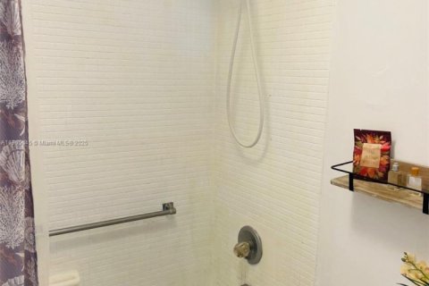 Купить кондоминиум в Майами-Бич, Флорида 1 спальня, 67.45м2, № 1956376 - фото 19