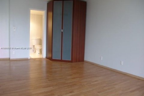 Condominio en venta en Hallandale Beach, Florida, 2 dormitorios, 112.41 m2 № 1943690 - foto 10
