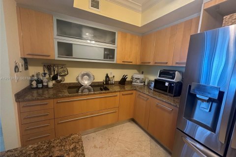 Condo in Sunny Isles Beach, Florida, 2 bedrooms  № 2075987 - photo 7
