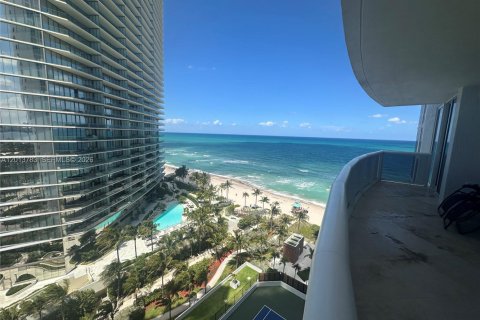 Condo in Sunny Isles Beach, Florida, 2 bedrooms  № 2075987 - photo 2