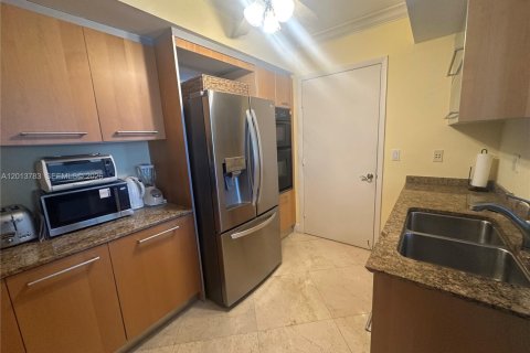 Condo in Sunny Isles Beach, Florida, 2 bedrooms  № 2075987 - photo 5