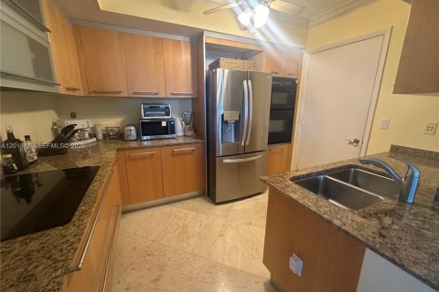 Condo in Sunny Isles Beach, Florida, 2 bedrooms  № 2075987 - photo 3