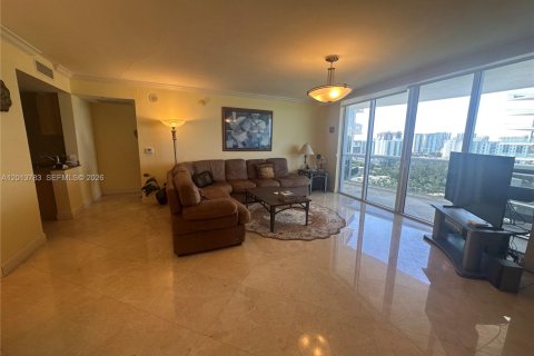 Condo in Sunny Isles Beach, Florida, 2 bedrooms  № 2075987 - photo 13