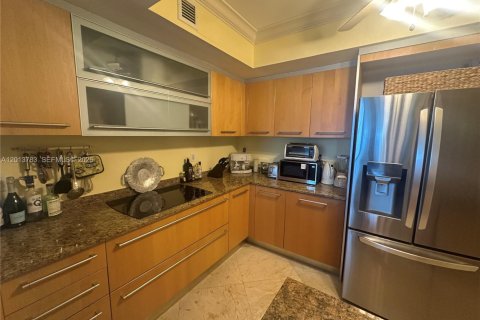 Condo in Sunny Isles Beach, Florida, 2 bedrooms  № 2075987 - photo 6