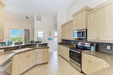 House in Englewood, Florida 3 bedrooms, 166.11 sq.m. № 1659561 - photo 19