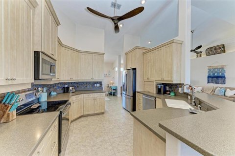House in Englewood, Florida 3 bedrooms, 166.11 sq.m. № 1659561 - photo 16