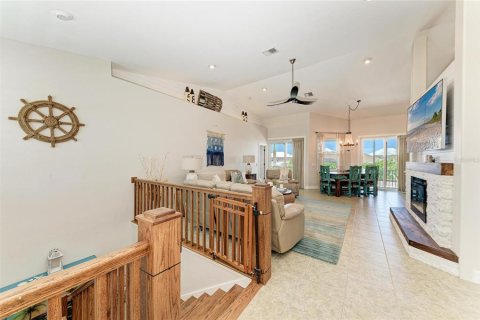 House in Englewood, Florida 3 bedrooms, 166.11 sq.m. № 1659561 - photo 7