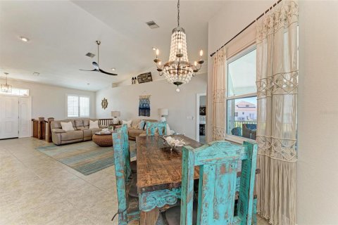 House in Englewood, Florida 3 bedrooms, 166.11 sq.m. № 1659561 - photo 13