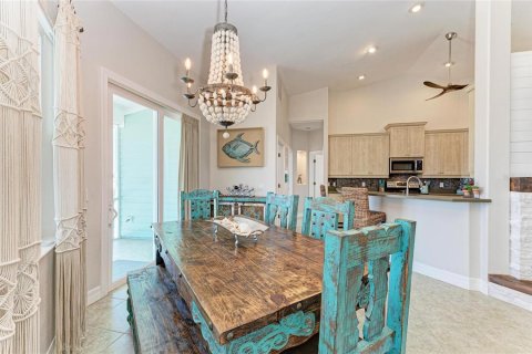 House in Englewood, Florida 3 bedrooms, 166.11 sq.m. № 1659561 - photo 11