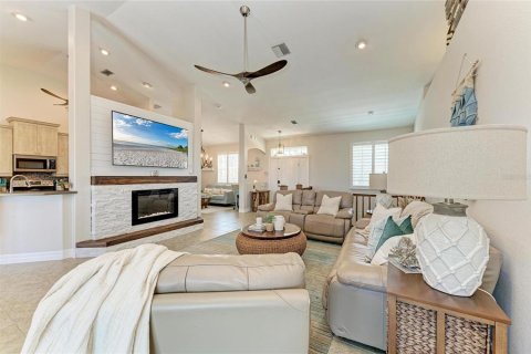 House in Englewood, Florida 3 bedrooms, 166.11 sq.m. № 1659561 - photo 10