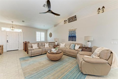 House in Englewood, Florida 3 bedrooms, 166.11 sq.m. № 1659561 - photo 9