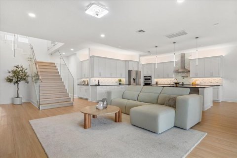 Villa ou maison à louer à Winter Garden, Floride: 7 chambres, 490.8 m2 № 1918845 - photo 3