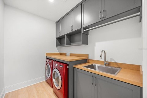 Villa ou maison à louer à Winter Garden, Floride: 7 chambres, 490.8 m2 № 1918845 - photo 27