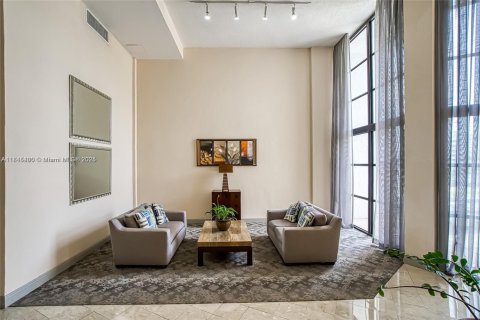 Condo in Hallandale Beach, Florida, 1 bedroom  № 1841014 - photo 9