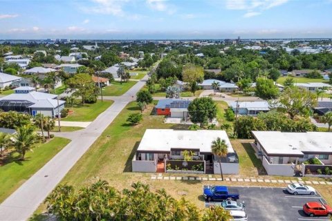 Condominio en Punta Gorda, Florida, 2 dormitorios № 2196350