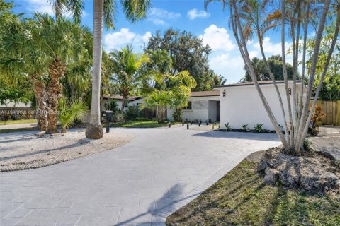 Casa en venta en Fort Lauderdale, Florida, 4 dormitorios, 157.93 m2 № 2057957 - foto 2