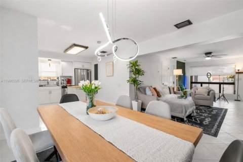 Casa en venta en Fort Lauderdale, Florida, 4 dormitorios, 157.93 m2 № 2057957 - foto 6