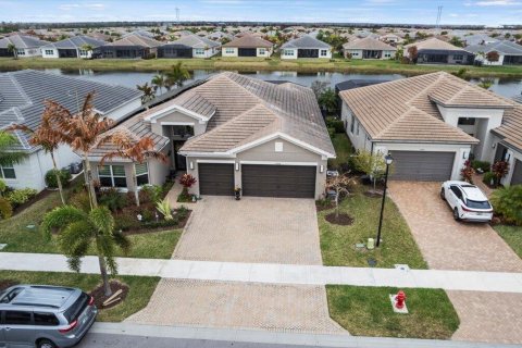 Villa ou maison à vendre à Port St. Lucie, Floride: 3 chambres, 255.76 m2 № 2181728 - photo 2