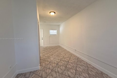 House in Miramar, Florida 4 bedrooms, 133.59 sq.m. № 1969126 - photo 22