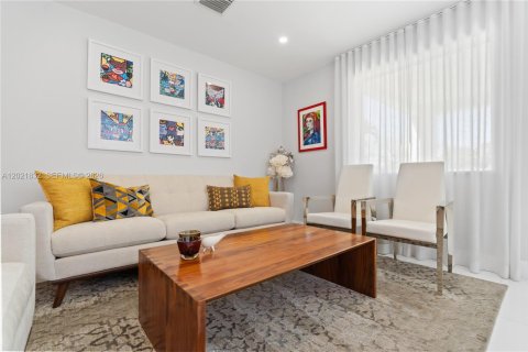 Купить виллу или дом в Майами, Флорида 3 спальни, 152.36м2, № 2085869 - фото 10
