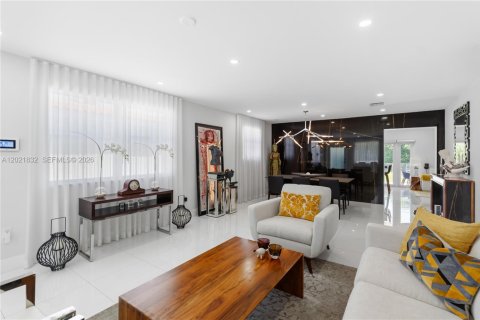 Купить виллу или дом в Майами, Флорида 3 спальни, 152.36м2, № 2085869 - фото 12