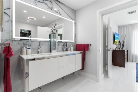 Купить виллу или дом в Майами, Флорида 3 спальни, 152.36м2, № 2085869 - фото 28