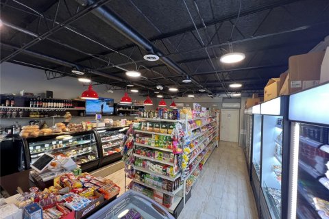 Propiedad comercial en venta en Hallandale Beach, Florida № 1967928 - foto 5