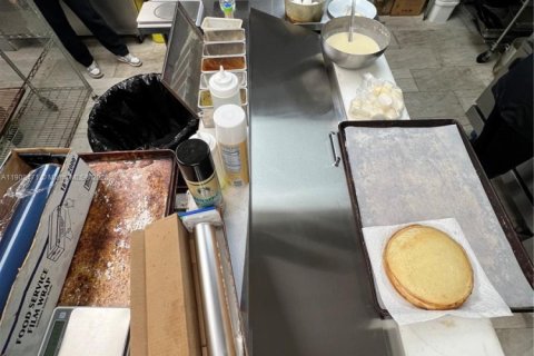 Propiedad comercial en venta en Hallandale Beach, Florida № 1967928 - foto 11