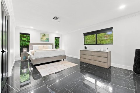 Casa en venta en Fort Lauderdale, Florida, 4 dormitorios, 201.6 m2 № 2358044 - foto 9