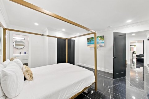 Casa en venta en Fort Lauderdale, Florida, 4 dormitorios, 201.6 m2 № 2358044 - foto 13