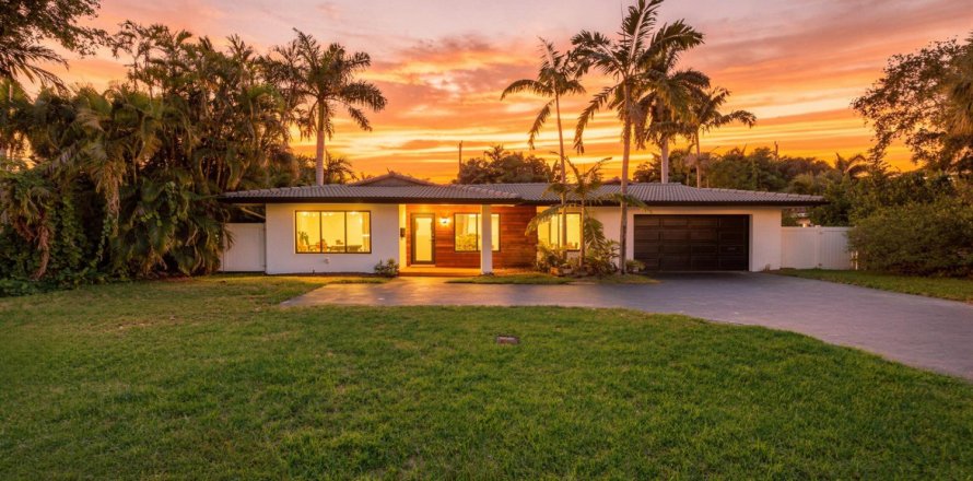 Casa en Fort Lauderdale, Florida 4 dormitorios, 201.6 m2 № 2358044