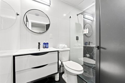 Casa en venta en Fort Lauderdale, Florida, 4 dormitorios, 201.6 m2 № 2358044 - foto 16