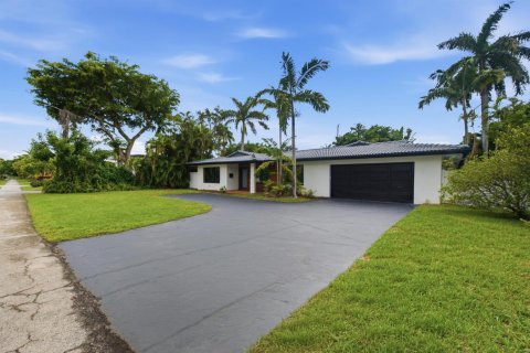 Casa en venta en Fort Lauderdale, Florida, 4 dormitorios, 201.6 m2 № 2358044 - foto 2