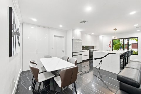 Casa en venta en Fort Lauderdale, Florida, 4 dormitorios, 201.6 m2 № 2358044 - foto 8